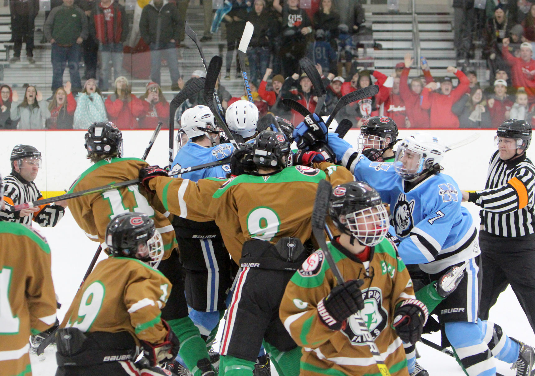Eau Claire North at Chi-Hi boys hockey 1-8-19